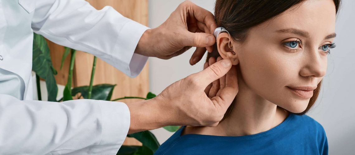 A doctor deal with a patient that has Tinnitus